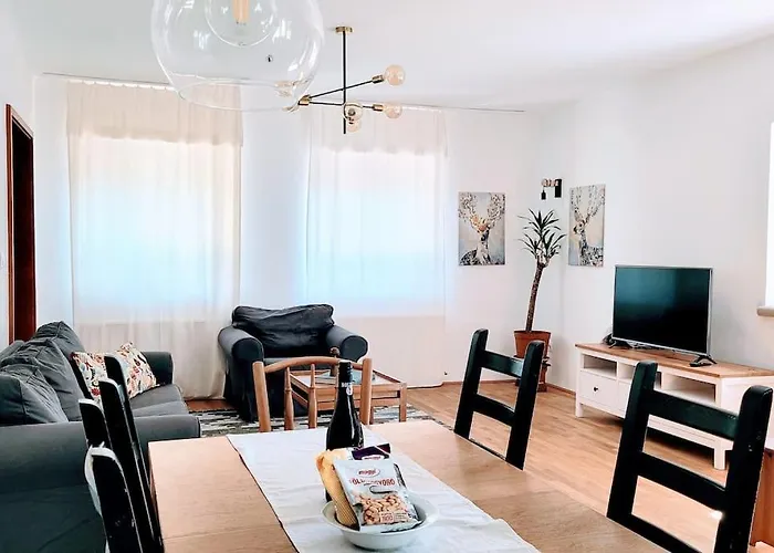 Family Friendly Apartment *